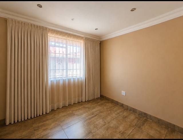 3 BEDROOM HOUSE FOR SALE IN SEBOKENG ZONE 14
